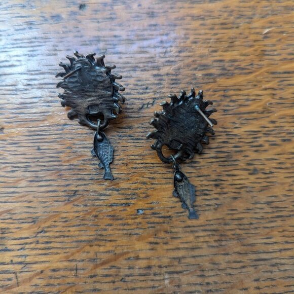 Vintage Starburst Fish Statement Earrings Circular Metal Pearl Dangle Costume - Picture 4 of 7